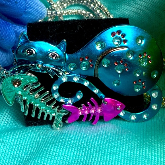 🐱Cat necklace and pin🐈 - Picture 2 of 4